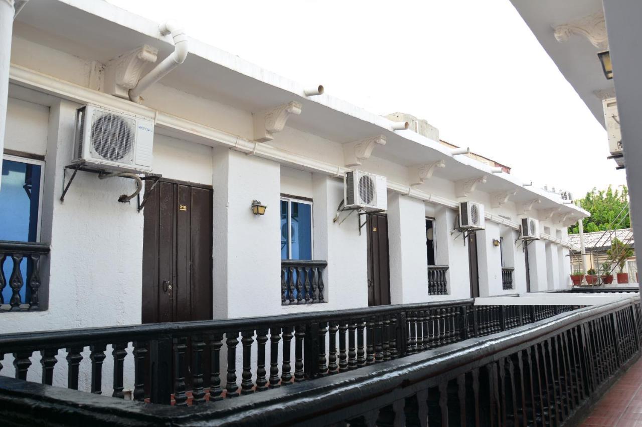 Hotel Andalucia Inn Santa Marta  Exterior photo